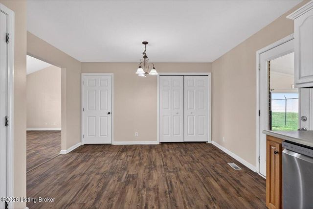 645 Forest Ridge Dr, Mt Washington, KY 40047