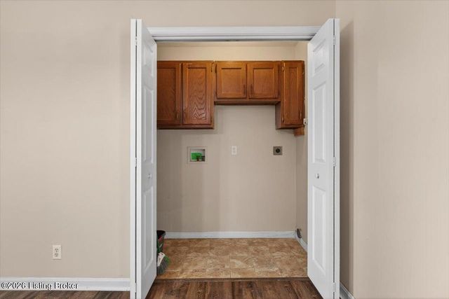 645 Forest Ridge Dr, Mt Washington, KY 40047