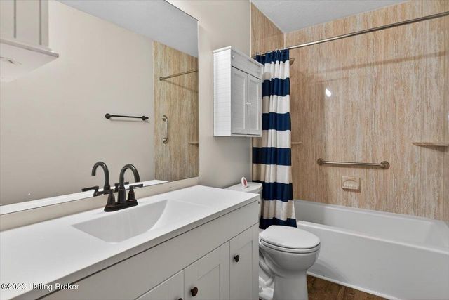 645 Forest Ridge Dr, Mt Washington, KY 40047