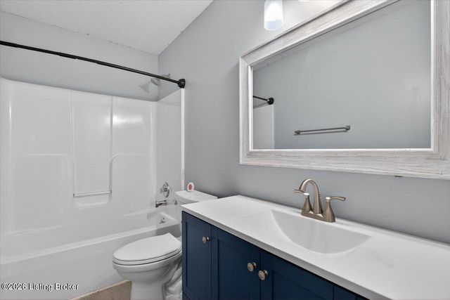 645 Forest Ridge Dr, Mt Washington, KY 40047