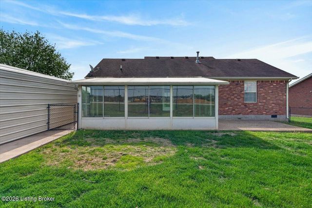 645 Forest Ridge Dr, Mt Washington, KY 40047