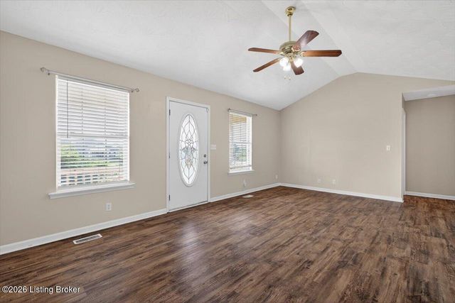 645 Forest Ridge Dr, Mt Washington, KY 40047