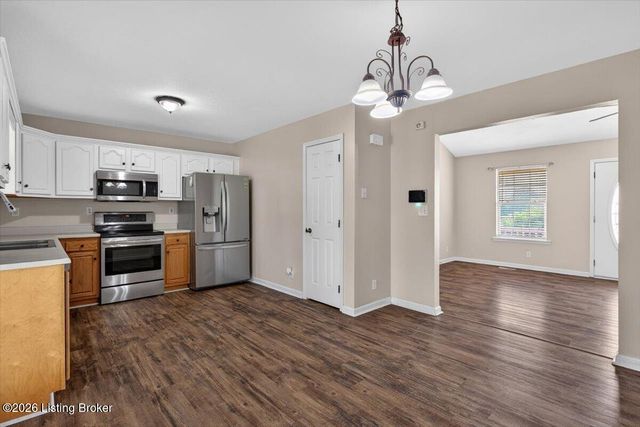 645 Forest Ridge Dr, Mt Washington, KY 40047