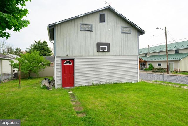 230 N MAIN ST, Bernville, PA 19506
