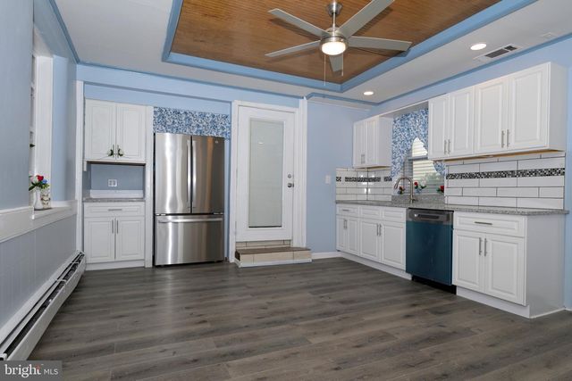 230 N MAIN ST, Bernville, PA 19506