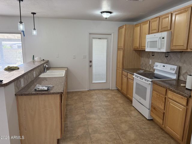 3321 W Cholla Street, Phoenix, AZ 85029