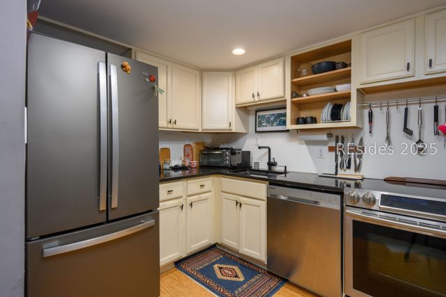 300 Woodhaven Dr Apt 1305, Hilton Head Island, SC 29928