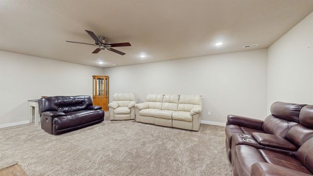 469 SE Hollow Court, West Des Moines, IA 50265
