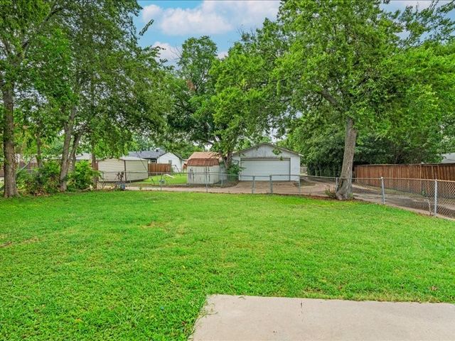 2632 Emerald Drive, Mesquite, TX 75150