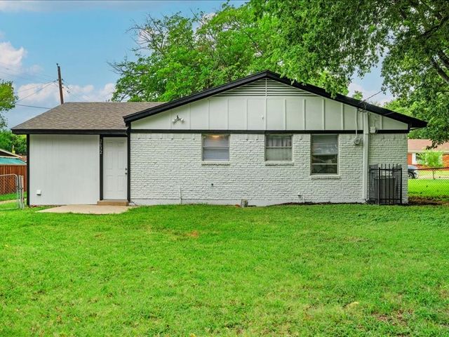 2632 Emerald Drive, Mesquite, TX 75150