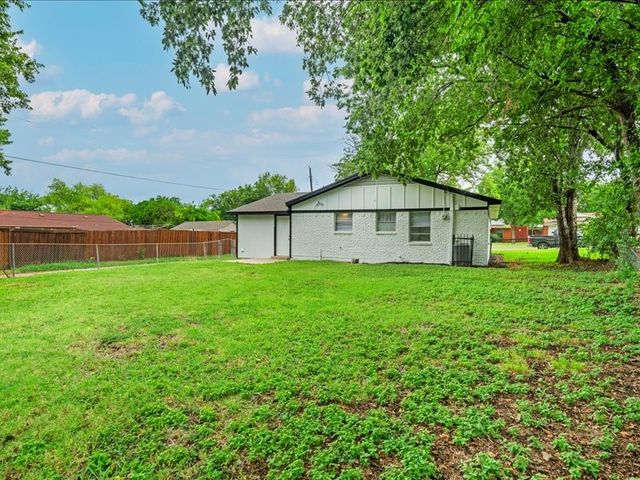 2632 Emerald Drive, Mesquite, TX 75150