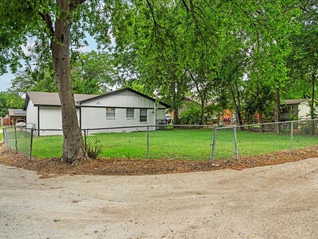 2632 Emerald Drive, Mesquite, TX 75150