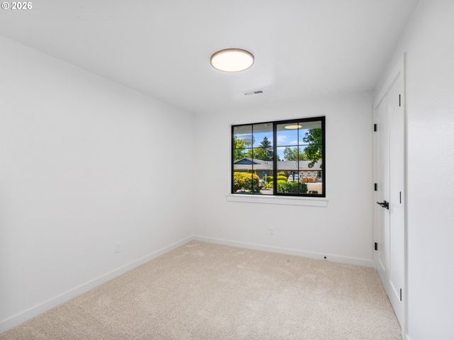 5703 MONTANA Ln, Vancouver, WA 98661