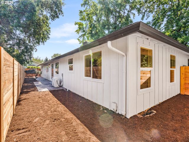 5703 MONTANA Ln, Vancouver, WA 98661