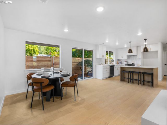 5703 MONTANA Ln, Vancouver, WA 98661
