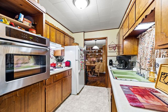 601 North Pine Street, Humansville, MO 65674