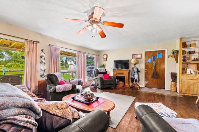 601 North Pine Street, Humansville, MO 65674