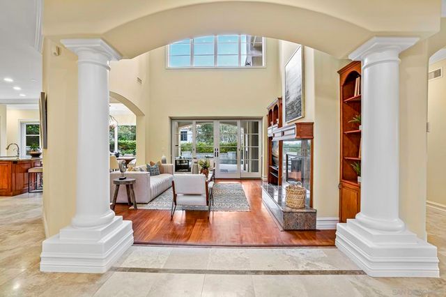 5259 Meadows Del Mar, San Diego, CA 92130