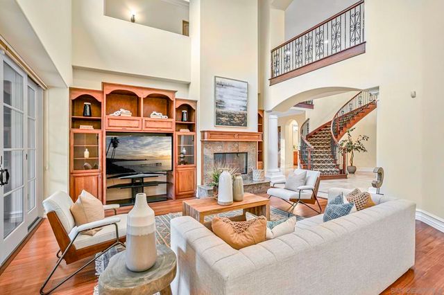 5259 Meadows Del Mar, San Diego, CA 92130