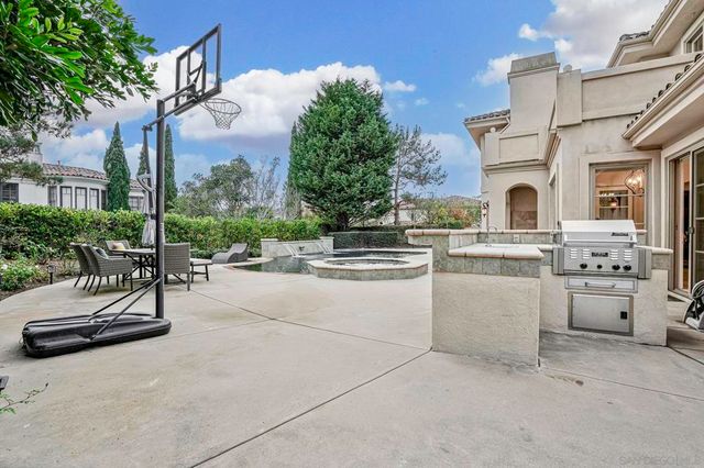 5259 Meadows Del Mar, San Diego, CA 92130