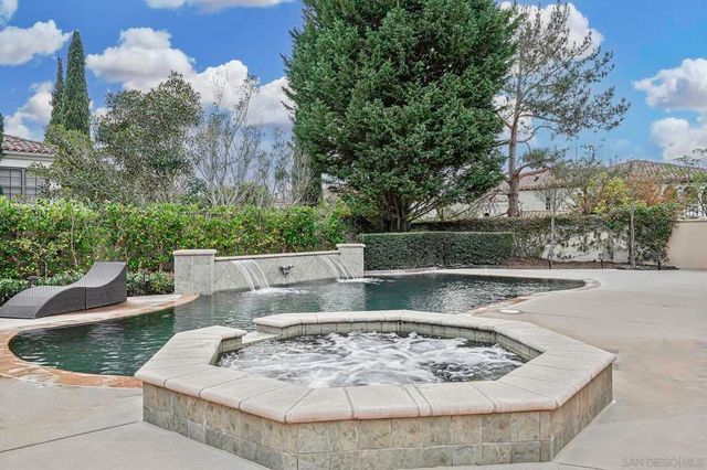 5259 Meadows Del Mar, San Diego, CA 92130