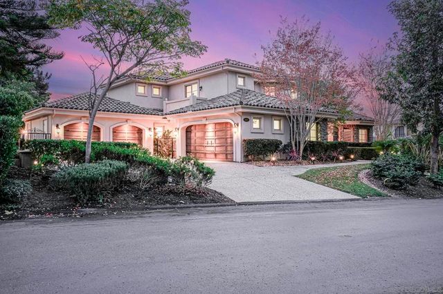 5259 Meadows Del Mar, San Diego, CA 92130