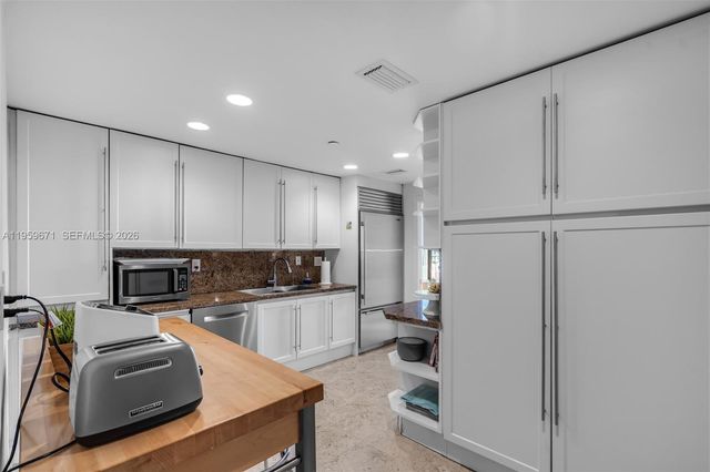 151 Crandon Blvd 802, Key Biscayne, FL 33149