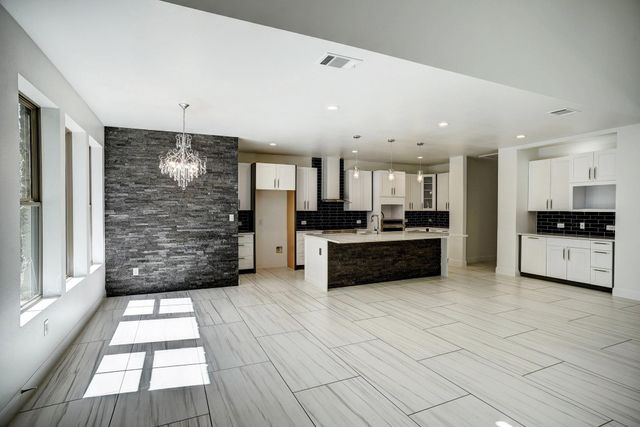 316 Tall Forest DR, Bastrop, TX 78602