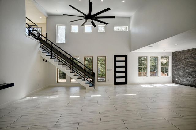 316 Tall Forest DR, Bastrop, TX 78602