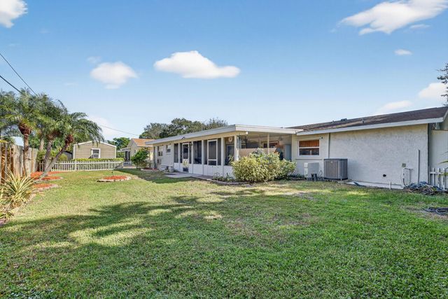 1769 SE Madison Street, Stuart, FL 34997