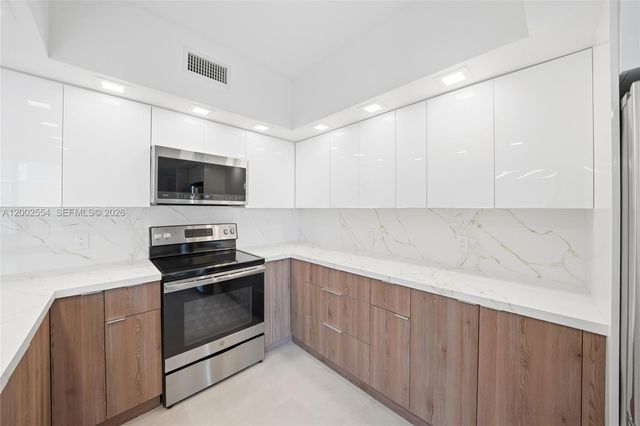 110 N Federal Hwy 1401, Fort Lauderdale, FL 33301