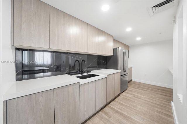 110 N Federal Hwy 1401, Fort Lauderdale, FL 33301