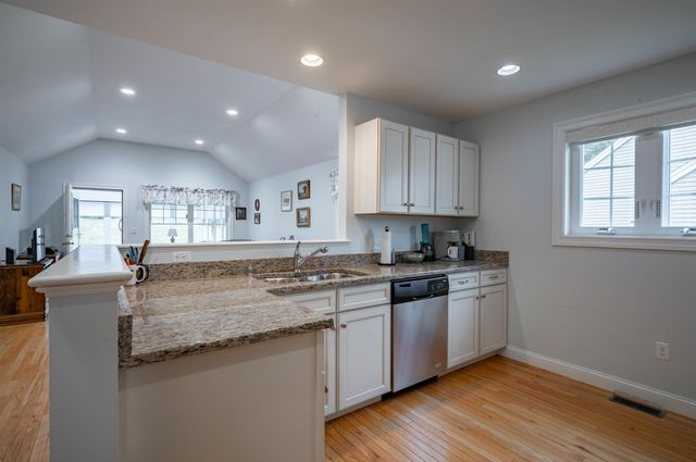 6 Elystan Circle, Nashua, NH 03064