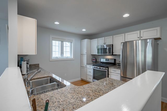 6 Elystan Circle, Nashua, NH 03064