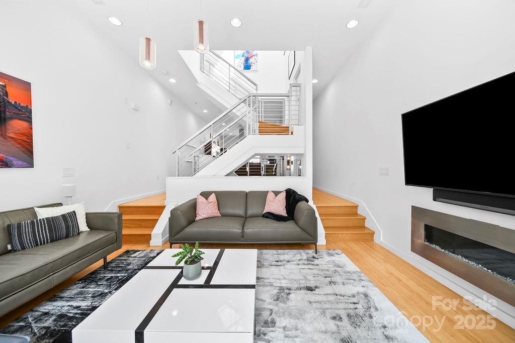 364 Viburnum Way Court, Charlotte, NC 28208