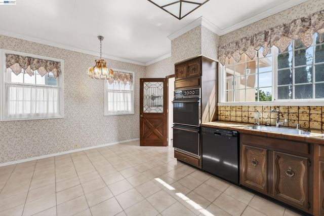 339 Hobart Ave, San Mateo, CA 94402