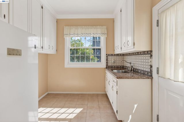 339 Hobart Ave, San Mateo, CA 94402