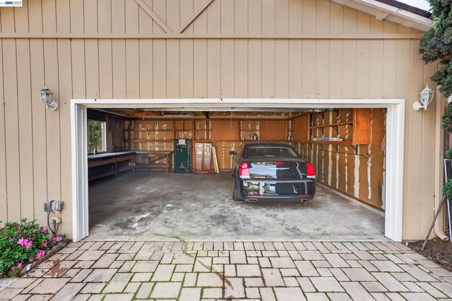 339 Hobart Ave, San Mateo, CA 94402