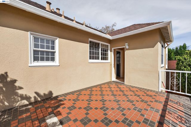 339 Hobart Ave, San Mateo, CA 94402