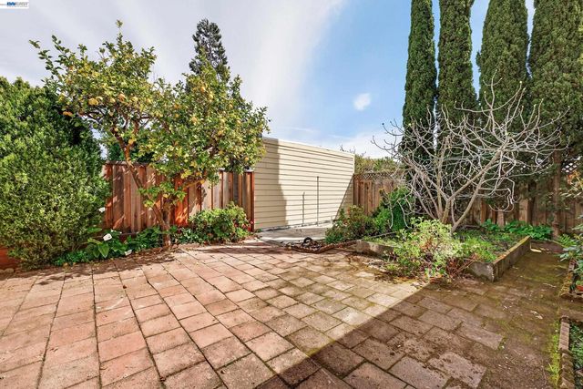 339 Hobart Ave, San Mateo, CA 94402