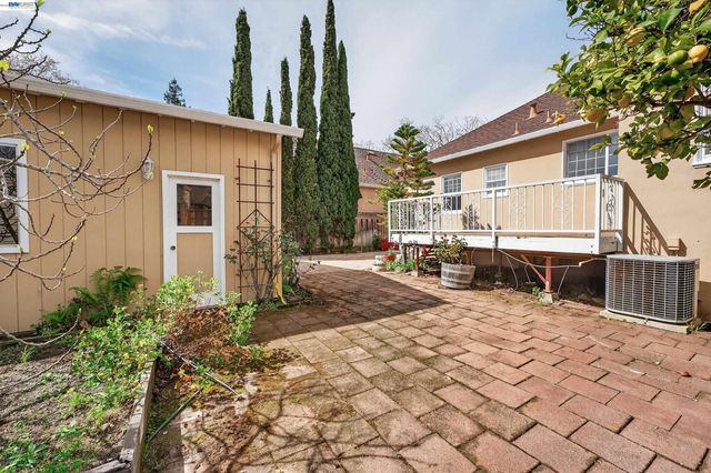 339 Hobart Ave, San Mateo, CA 94402
