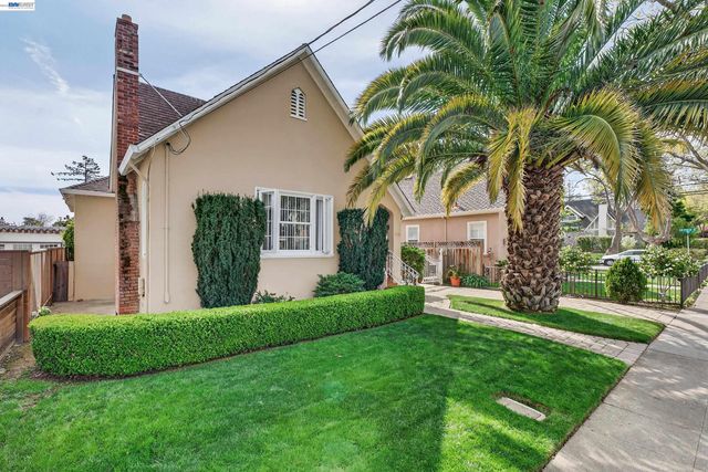 339 Hobart Ave, San Mateo, CA 94402