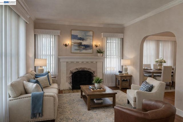 339 Hobart Ave, San Mateo, CA 94402