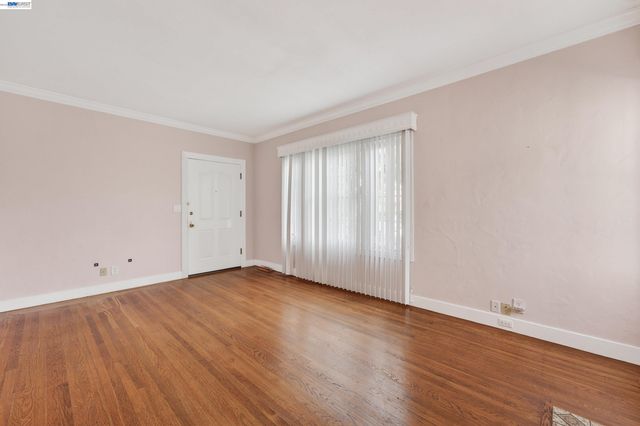 339 Hobart Ave, San Mateo, CA 94402