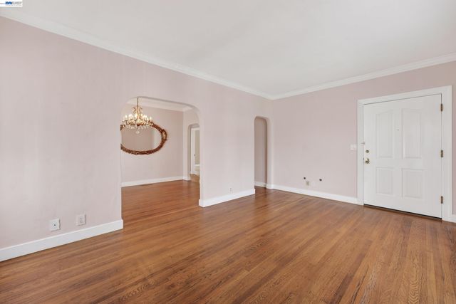 339 Hobart Ave, San Mateo, CA 94402