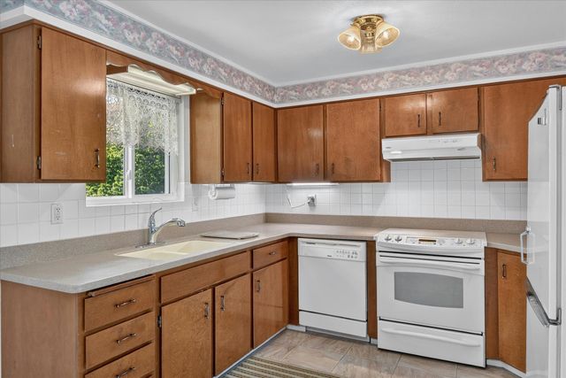 1006 S DICKEY St, Spokane Valley, WA 99212