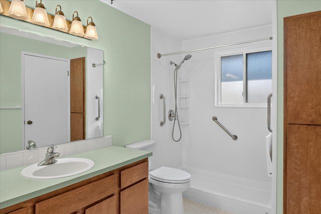 1006 S DICKEY St, Spokane Valley, WA 99212