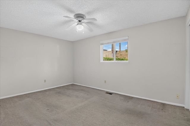 1006 S DICKEY St, Spokane Valley, WA 99212