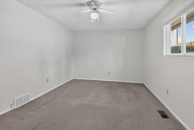 1006 S DICKEY St, Spokane Valley, WA 99212