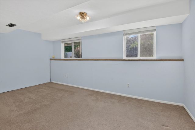 1006 S DICKEY St, Spokane Valley, WA 99212